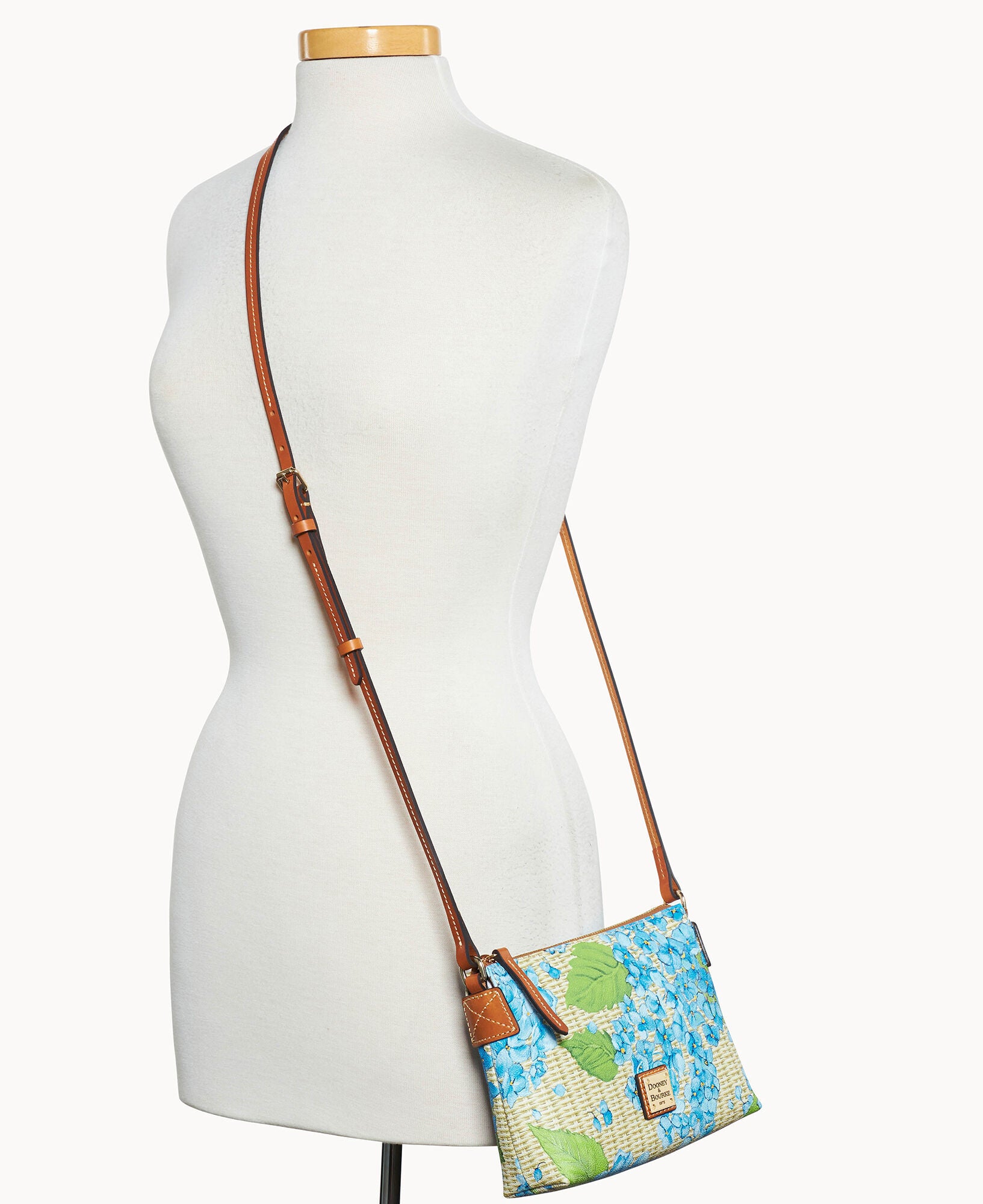 Hydrangea Basketweave Crossbody Pouchette - Image 12