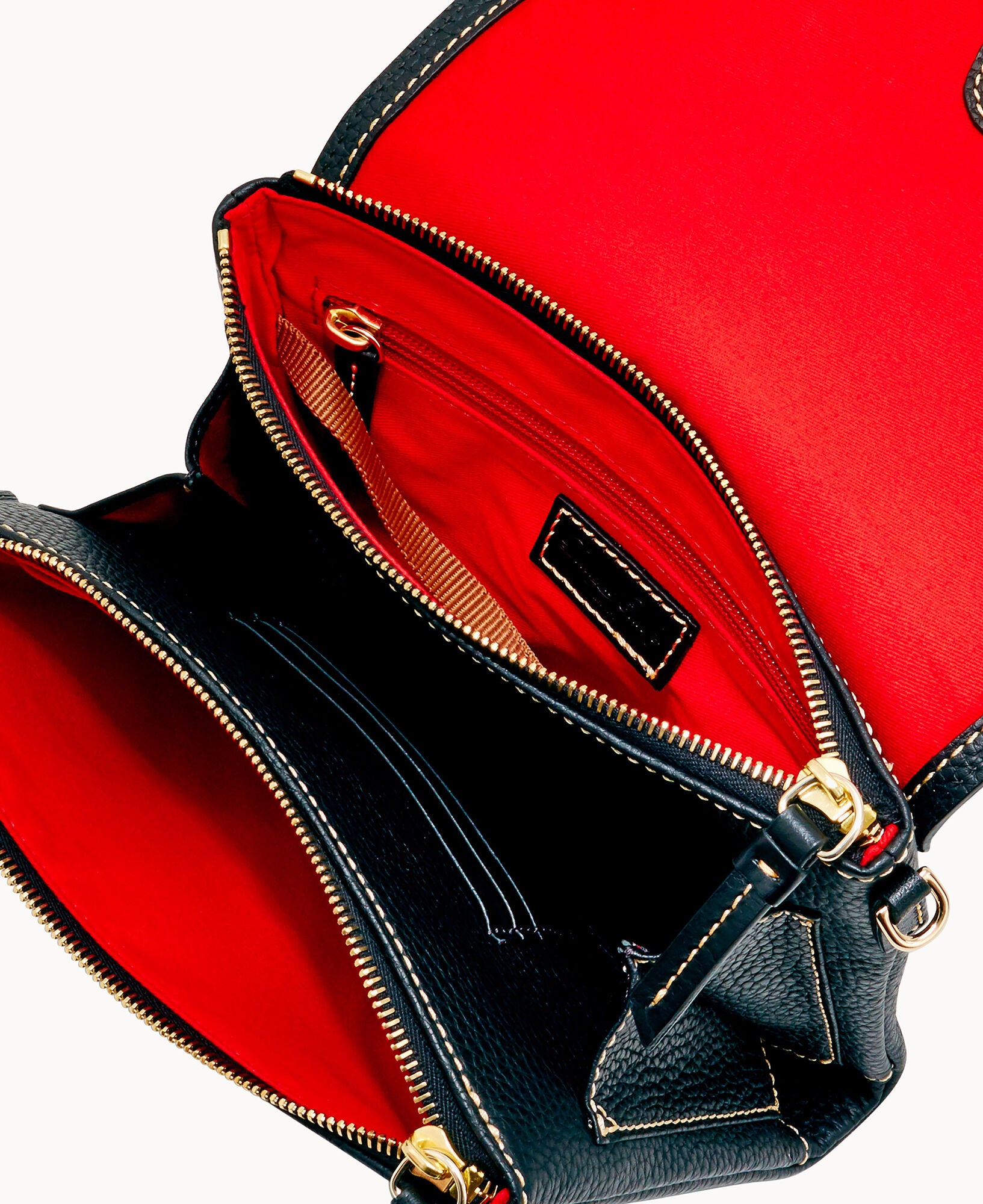 Pebble Grain Hunter Crossbody - Image 18