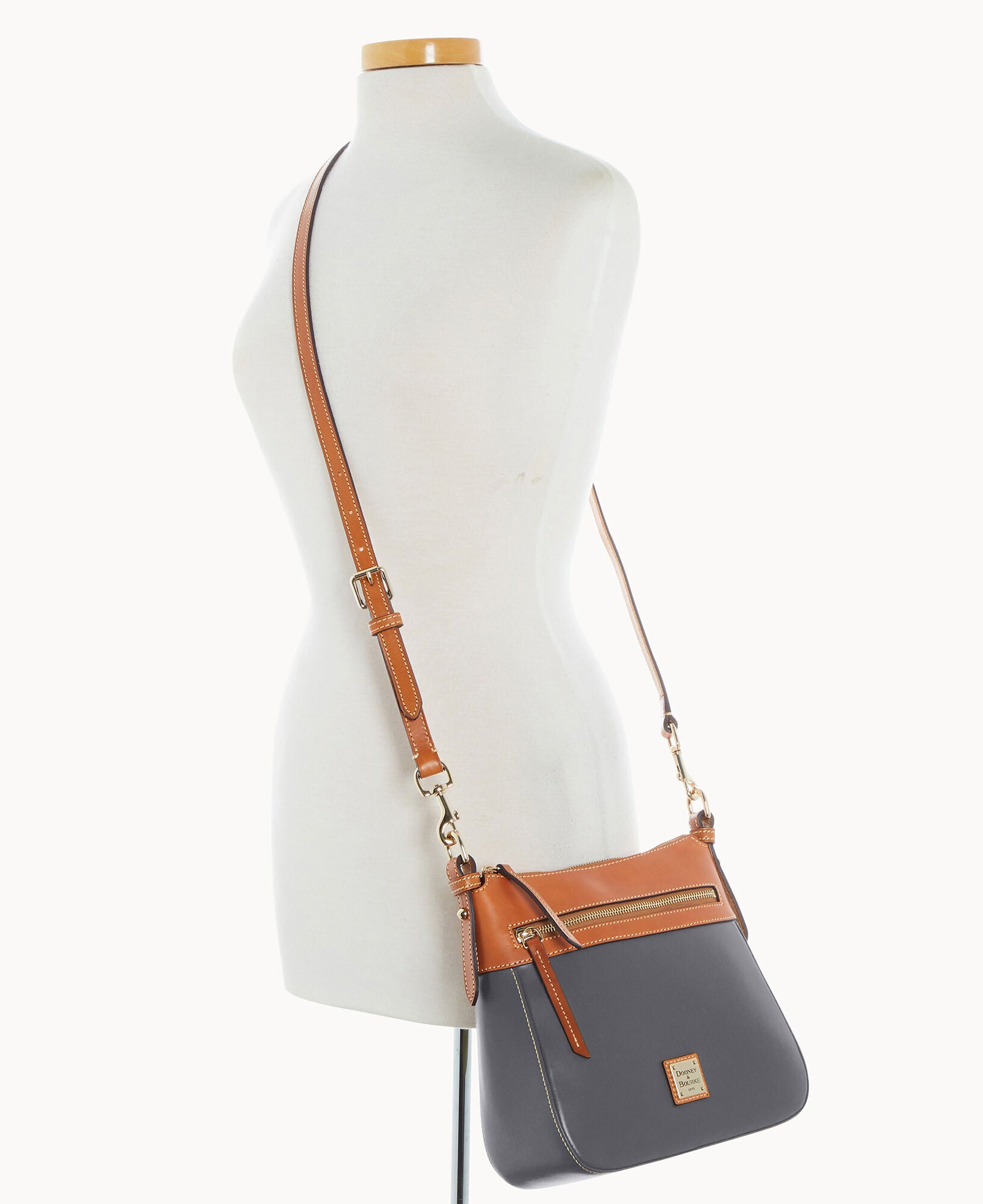 Wexford Leather Crossbody 25 - Image 4