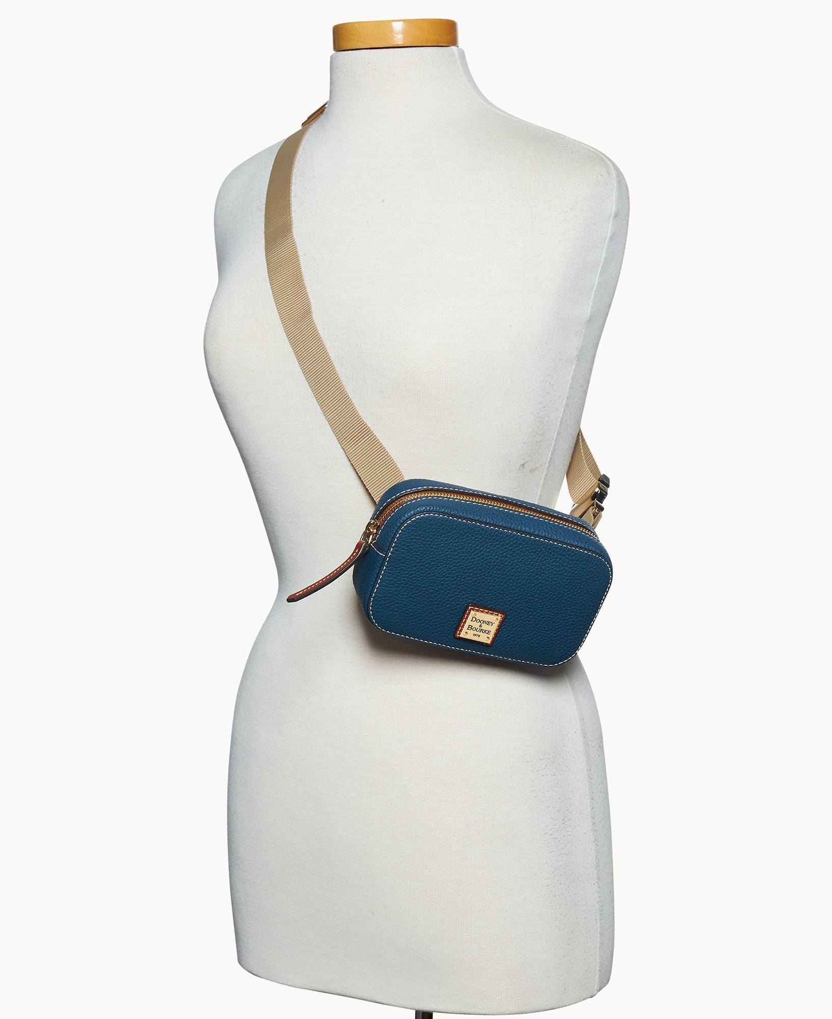 Pebble Grain Belt Bag - Image 9