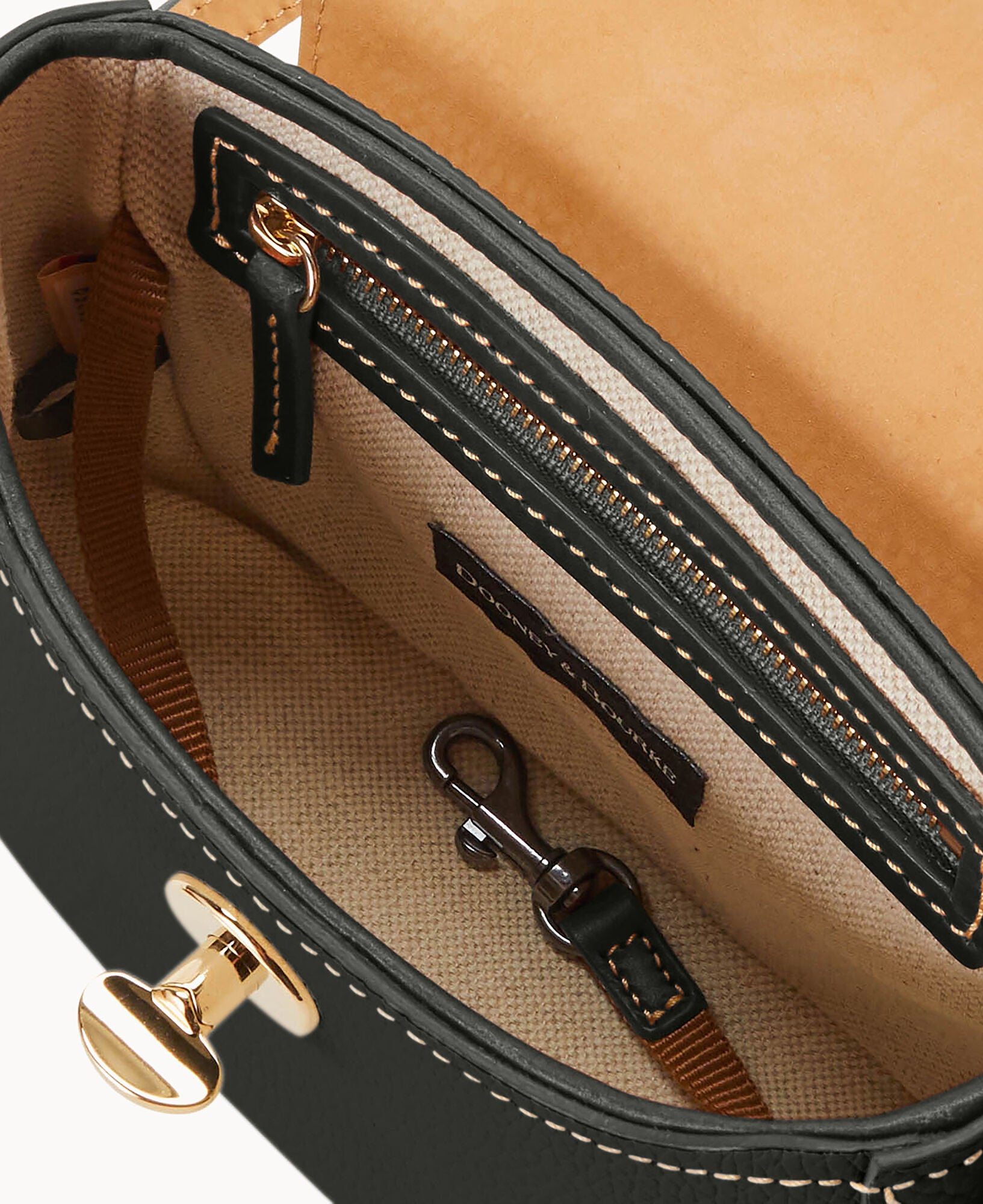 Pebble Turnlock Flap Saddle - Image 3