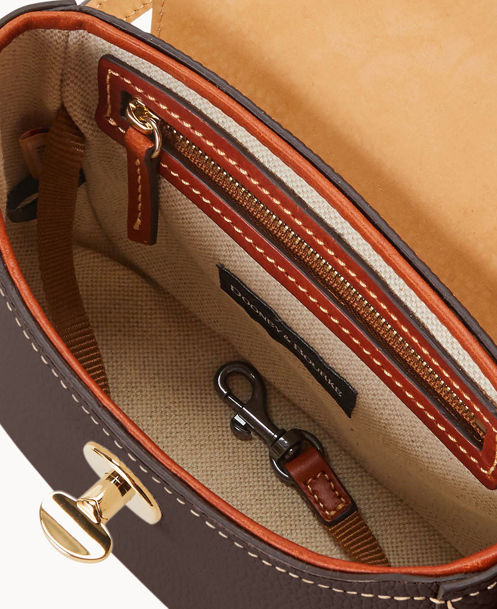 Pebble Turnlock Flap Saddle - Image 27