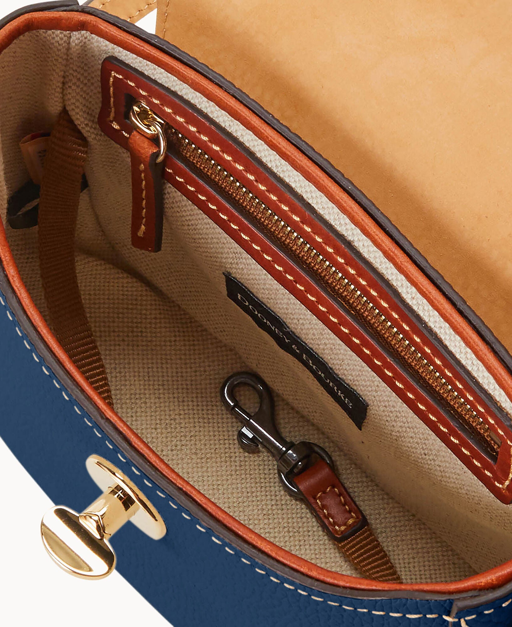 Pebble Turnlock Flap Saddle - Image 22
