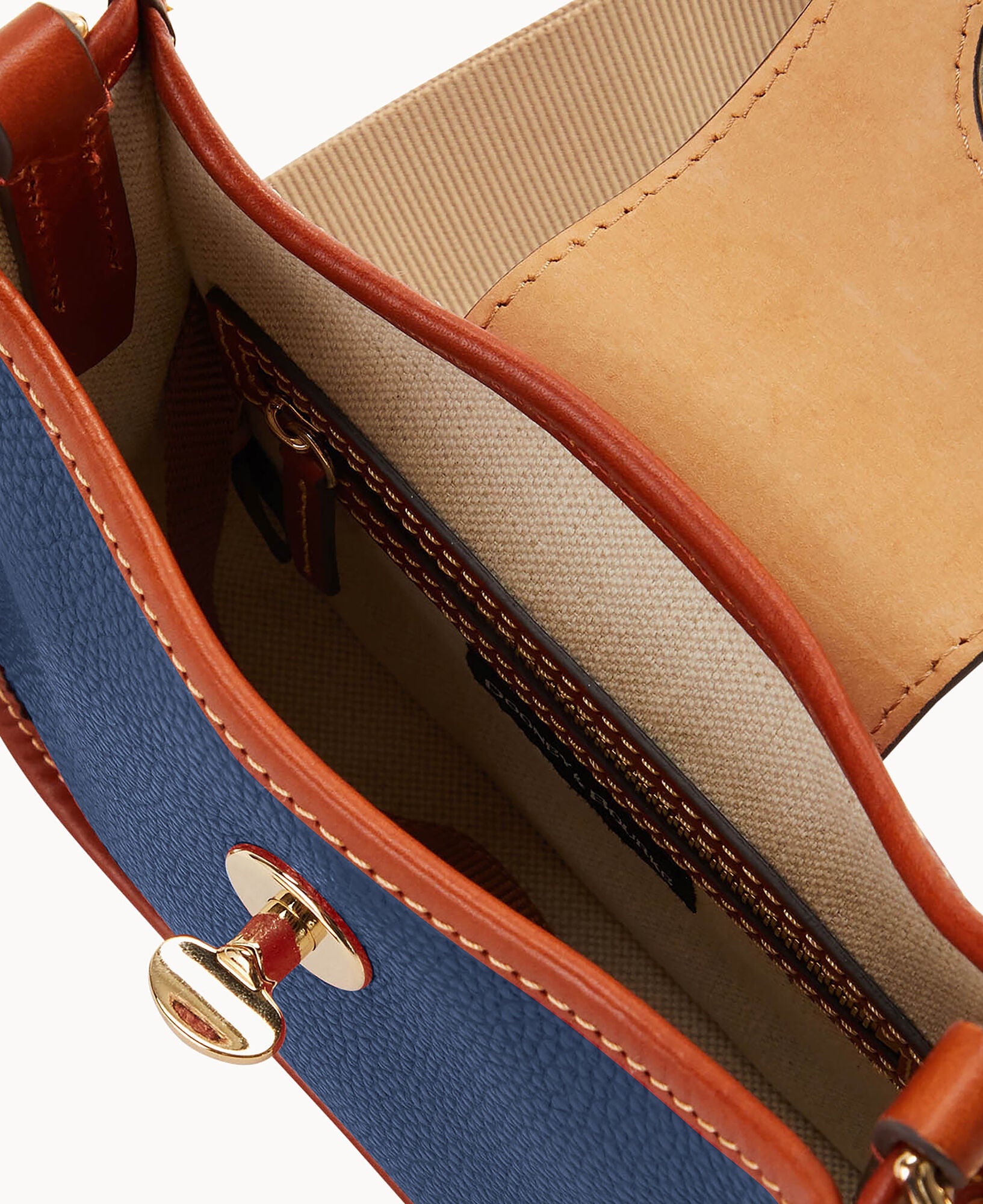 Pebble Turnlock Messenger 20 - Image 18