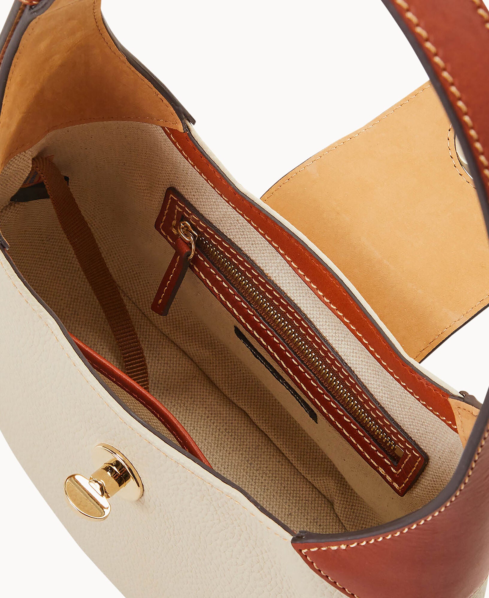 Pebble Turnlock Hobo 26 - Image 17