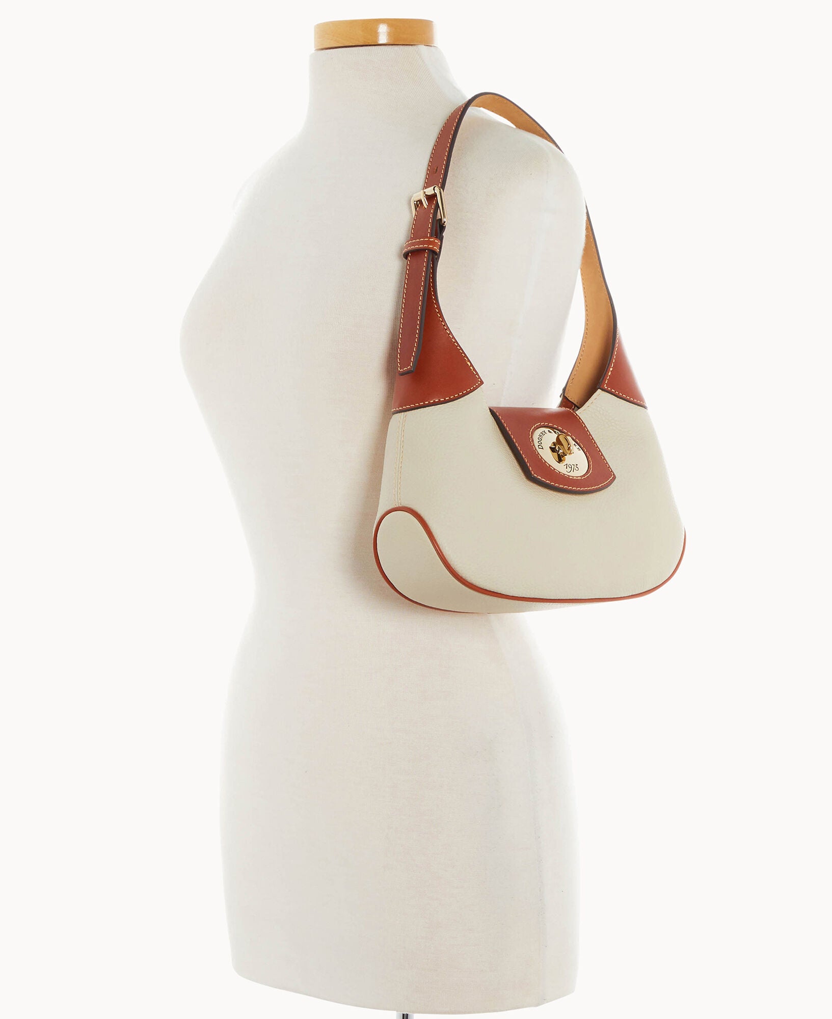 Pebble Turnlock Hobo 26 - Image 19