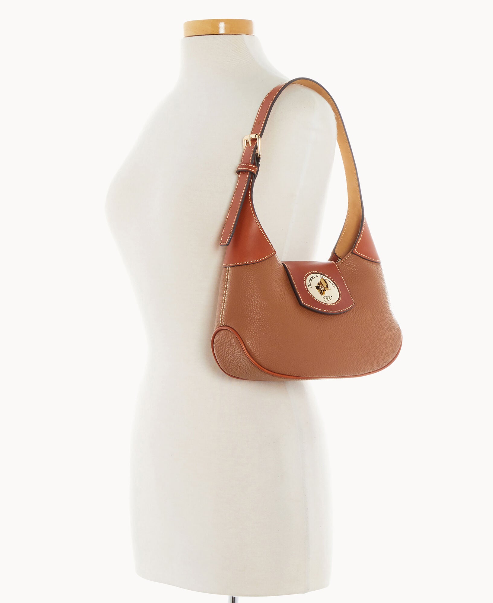 Pebble Turnlock Hobo 26 - Image 24