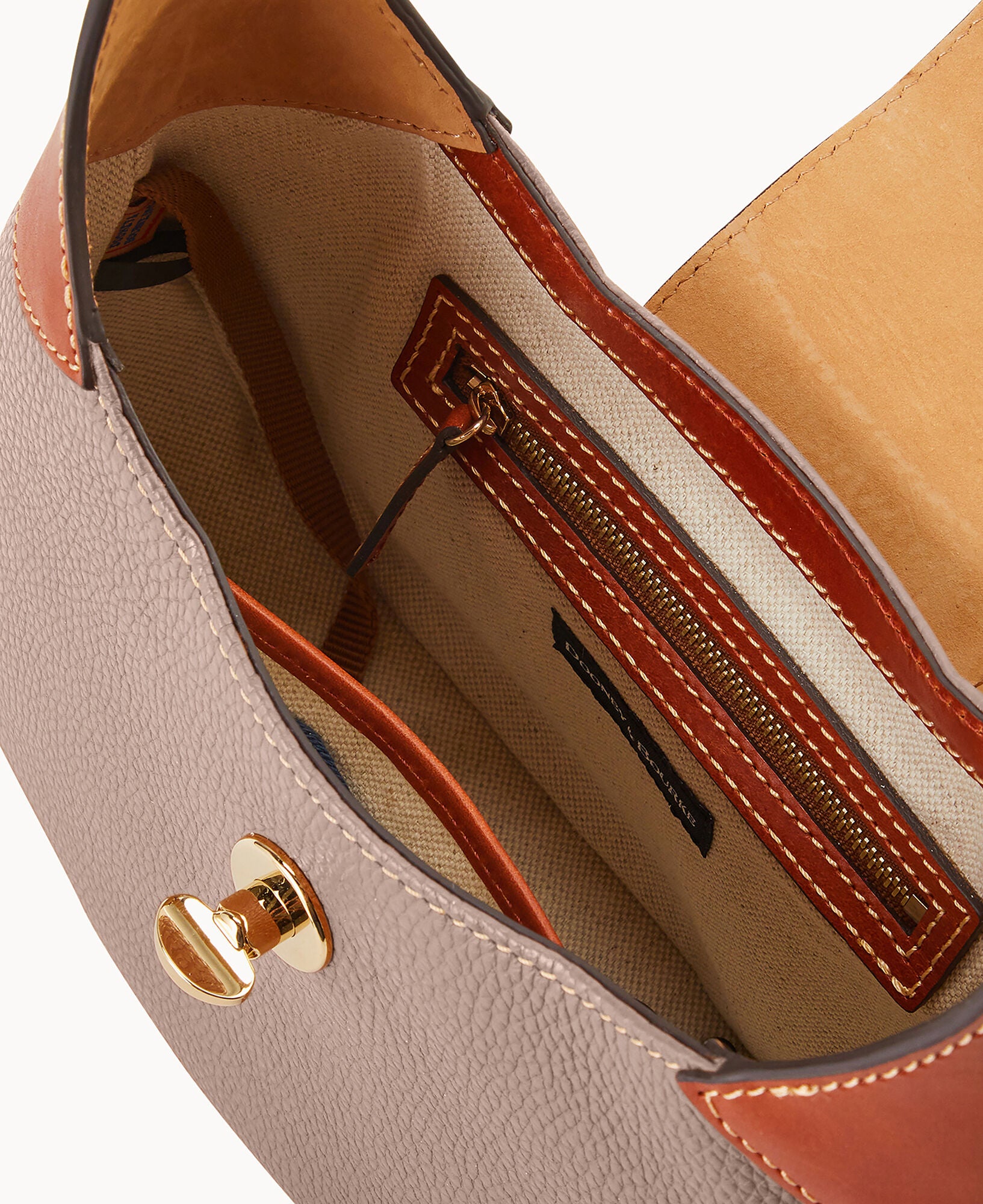 Pebble Turnlock Hobo 26 - Image 3