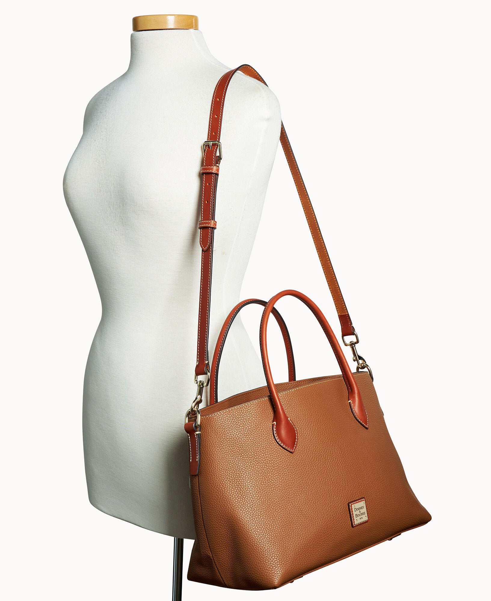 Pebble Grain Large Handle Tote - Image 15