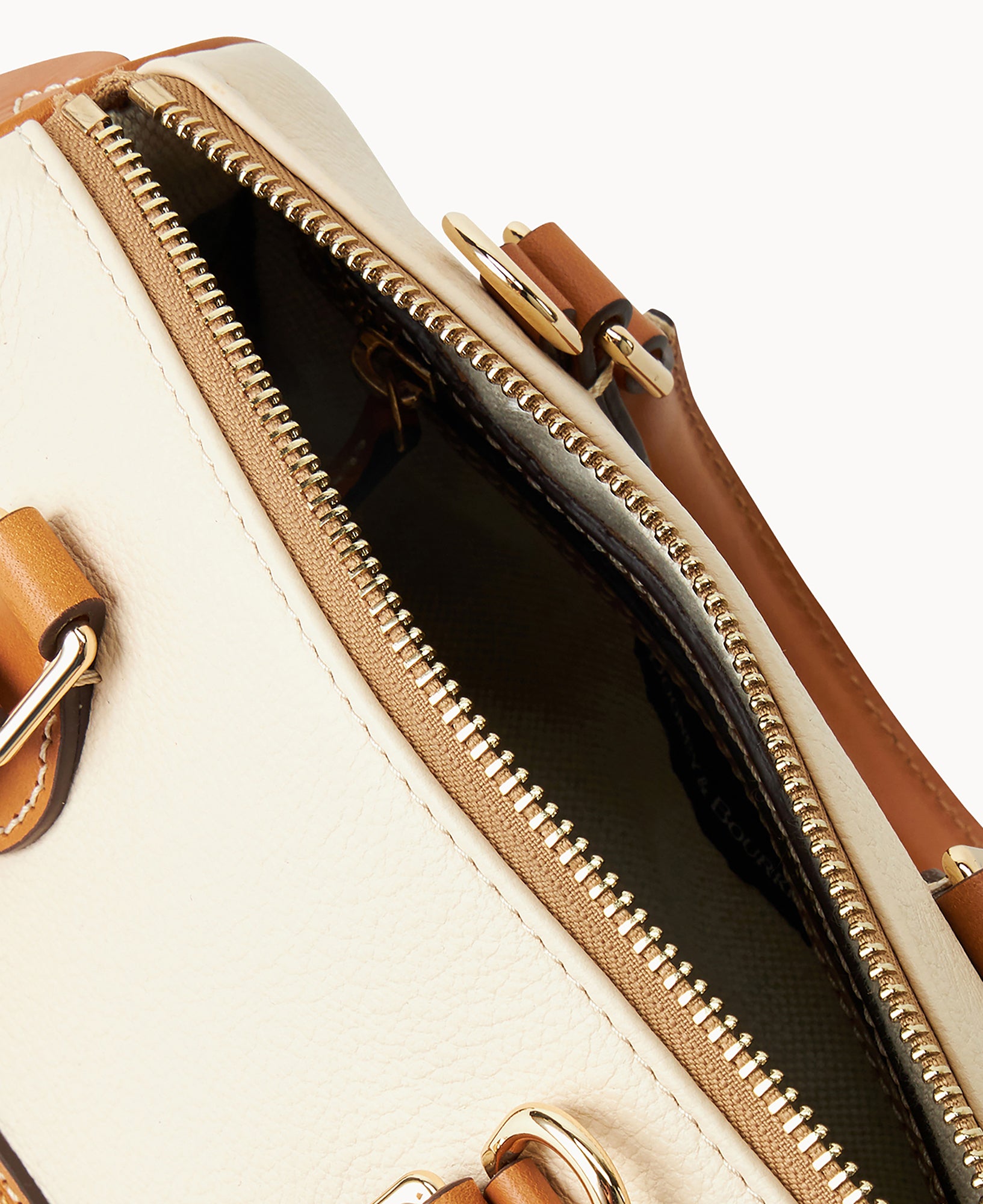 Sorrento Barrel Satchel 20 - Image 14